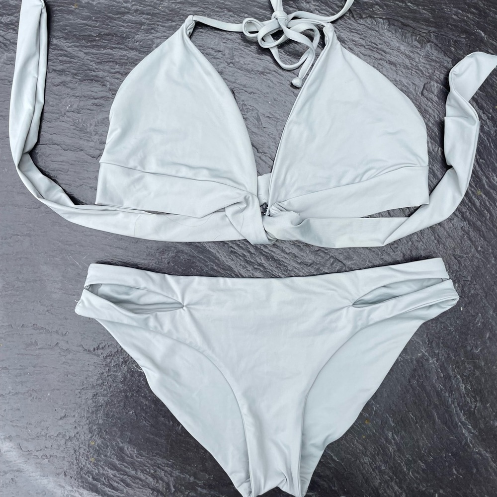 Dippin daisies matching bikinis size small